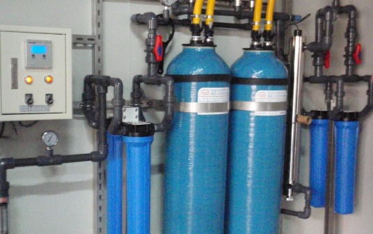 緯創資通-高阻抗超純水設備-18M歐姆水質