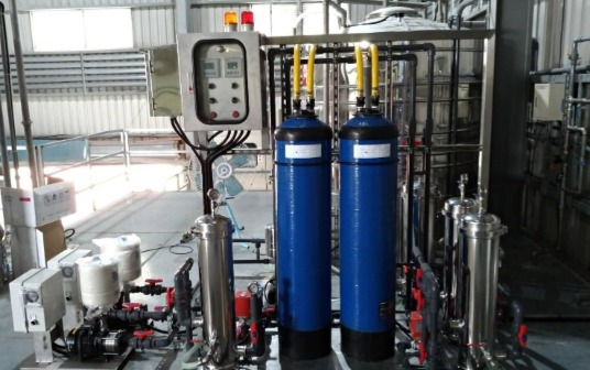 晉麒塑料-冷卻用去離子水系統-工業純水設備